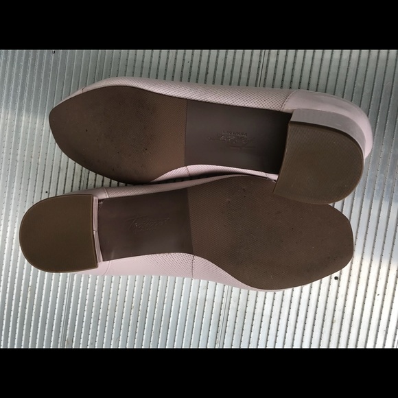 Trotters Women’s Danelle Dress Pump - Picture 4 of 4